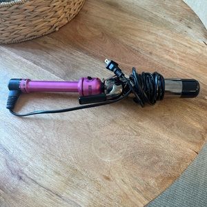 HOT TOOLS TITANIUM CURLING IRON